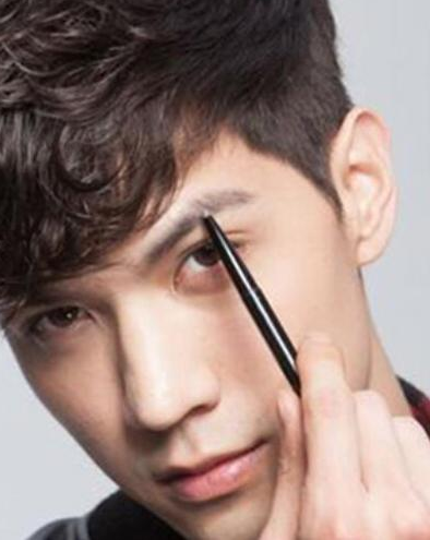 男士眉毛修剪方法图解用褐色眉粉