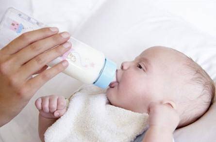 宝宝转奶便秘怎么办 这些方法帮到你