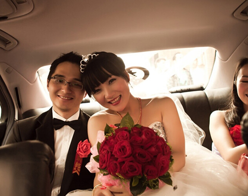 老公小三和我睡一床睡觉我和小三共老公的日子