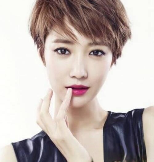 韩国女星经典短发造型盘点剪去以往长发短发形象更加惊艳