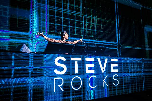 Steve Rocks ʹANGEL 