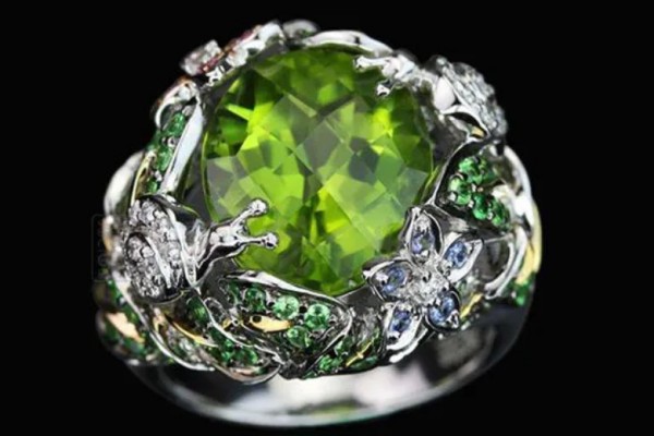 关于宝石绿色的价钱多少钱的信息